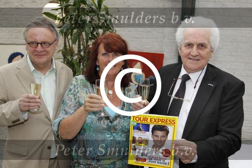 Amsterdam, 14 Juni 2012
Uitreiking eerste exemplaar Tour Express met hoofdredacteur Louis Bovee
Louis Bovee met vriendin en Rini Wagtmans
Foto Peter Smulders BV