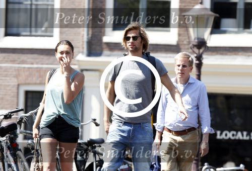 Amsterdam 28 mei 2012
Manuel Broekman met zijn nieuwe vriendin in Amsterdam.
Peter Smulders bv