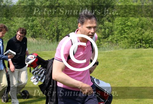 Halfweg 23 mei 2012
Uitreiking boek Willem V Hanegem door Marco v Basten op golfbaan houtrak.
Peter Smulders bv
