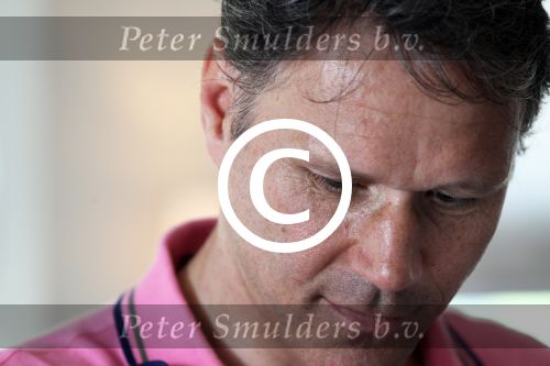 Halfweg 23 mei 2012
Uitreiking boek Willem V Hanegem door Marco v Basten op golfbaan houtrak.
Peter Smulders bv