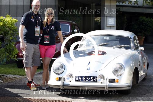 Brescia 16 en 17 mei 2012
State of Art is sponsor van de mille miglia en rijdt met div rijders in hun porsches spyder. Oa Jan Peter Balkenende Koen Wauters en jan Kees de Jager rijden mee. Mark en Charlot Wegh
Peter Smulders bv
Peter Smulders bv