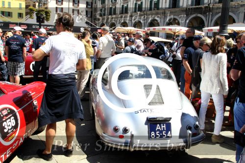 Brescia 16 en 17 mei 2012
State of Art is sponsor van de mille miglia en rijdt met div rijders in hun porsches spyder. Oa Jan Peter Balkenende Koen Wauters en jan Kees de Jager rijden mee. Mark Wegh
Peter Smulders bv
Peter Smulders bv