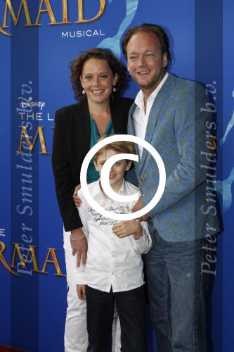 Rotterdam, 16 Juni 2012
Premiere Musical Little Mermaid in het Nieuwe Luxor theater
Marko de Koning met gezin
Foto Peter Smulders BV