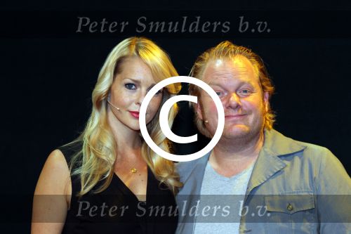 Amsterdam 31 mei 2012
Joop v d Ende presenteert de cast van de Andre Hazes musical met oa Martijn Fischer (Andre) Chantal janzen ( Rachel) Cees Geel Hajo Bruins en Doris Baaten. Regie is in handen van Ruut Weissman en Kees Prins. Presentatie was in het nieuwe de la mar theater.
Peter Smulders bv