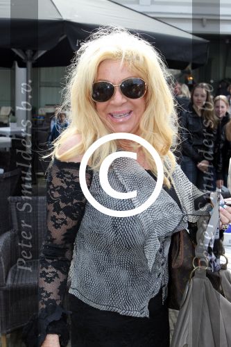 Edam Volendam 12 mei 2012
Trouwen Annemarie Hoek en Simon Keizer in Dam hotel in Edam. Mary Borsato
Peter Smulders bv