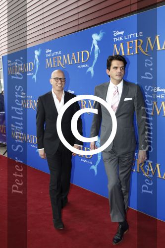Rotterdam, 16 Juni 2012
Premiere Musical Little Mermaid in het Nieuwe Luxor theater
Maurice Wijnen met zijn partner Ronald den Ouden
Foto Peter Smulders BV