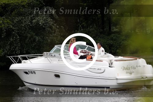 Breukelen 13 mei 2012
Jurgen Smit en Milika Peterzon weer helemaal verliefd op hun boot met de hond aan het varen.
Peter Smulders bv