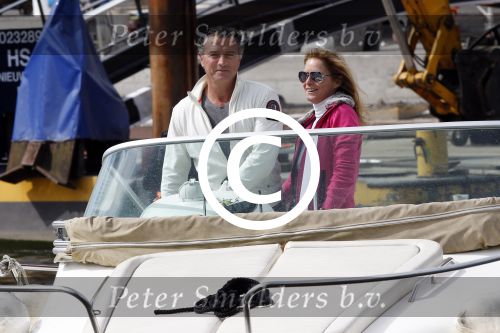 Breukelen 13 mei 2012
Jurgen Smit en Milika Peterzon weer helemaal verliefd op hun boot met de hond aan het varen.
Peter Smulders bv