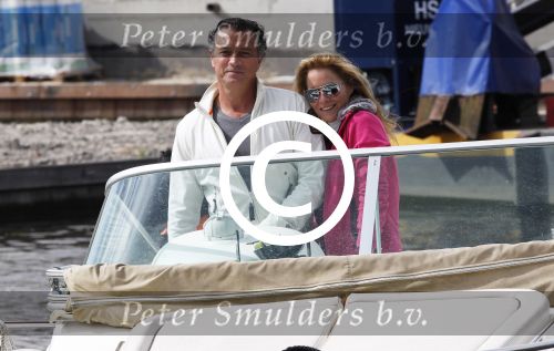 Breukelen 13 mei 2012
Jurgen Smit en Milika Peterzon weer helemaal verliefd op hun boot met de hond aan het varen.
Peter Smulders bv