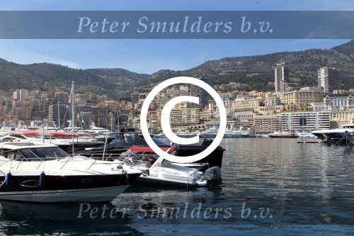 Monaco 7 mei 2012
Connie Breukhoven en haar nieuwe vriend Ben Angelier vier met zijn kinderen en vrienden zijn 60e verjaardag. Ze vertrekken bij zijn huis / appartement met rolls royce cabrio.
Peter Smulders bv