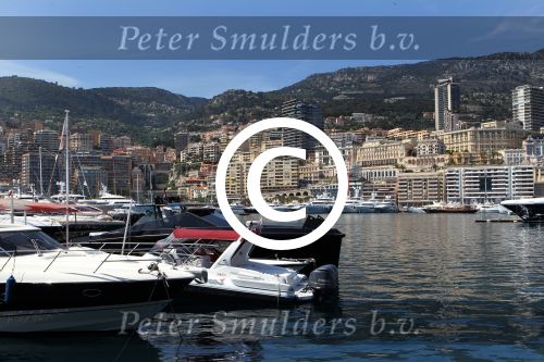 Monaco 7 mei 2012
Connie Breukhoven en haar nieuwe vriend Ben Angelier vier met zijn kinderen en vrienden zijn 60e verjaardag. Ze vertrekken bij zijn huis / appartement met rolls royce cabrio.
Peter Smulders bv
