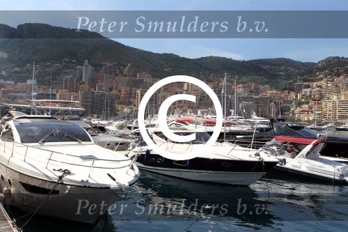Monaco 7 mei 2012
Connie Breukhoven en haar nieuwe vriend Ben Angelier vier met zijn kinderen en vrienden zijn 60e verjaardag. Ze vertrekken bij zijn huis / appartement met rolls royce cabrio.
Peter Smulders bv