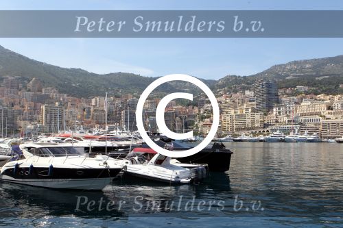 Monaco 7 mei 2012
Connie Breukhoven en haar nieuwe vriend Ben Angelier vier met zijn kinderen en vrienden zijn 60e verjaardag. Ze vertrekken bij zijn huis / appartement met rolls royce cabrio.
Peter Smulders bv