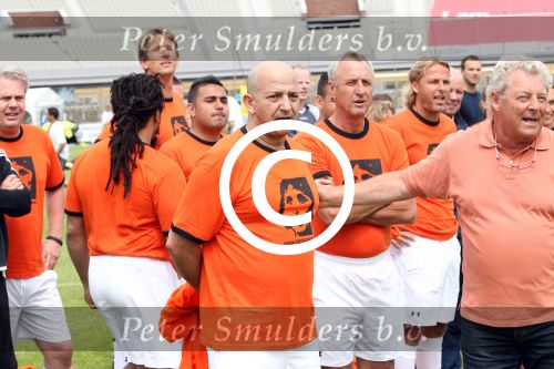 Amsterdam 1 juni 2012
Voetbaltournooi Johan Cruijff foundation in het olympisch stadion .
oa Johan Cruijff John Ewbank Thomas Acda Aron Winter Brian Roy Tonnie Bruins Slot Ronald de Boer William Spaay Najib Amhali Edwin v d Sar Raoul Heertje en Rohan Marley ( zoon Bob Marley) deden mee.
Peter Smulders bv