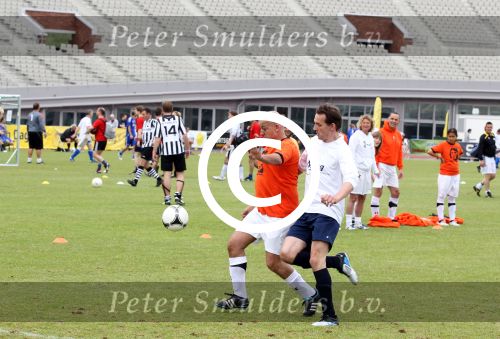 Amsterdam 1 juni 2012
Voetbaltournooi Johan Cruijff foundation in het olympisch stadion .
oa Johan Cruijff John Ewbank Thomas Acda Aron Winter Brian Roy Tonnie Bruins Slot Ronald de Boer William Spaay Najib Amhali Edwin v d Sar Raoul Heertje en Rohan Marley ( zoon Bob Marley) deden mee.
Peter Smulders bv