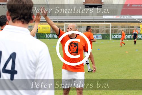 Amsterdam 1 juni 2012
Voetbaltournooi Johan Cruijff foundation in het olympisch stadion .
oa Johan Cruijff John Ewbank Thomas Acda Aron Winter Brian Roy Tonnie Bruins Slot Ronald de Boer William Spaay Najib Amhali Edwin v d Sar Raoul Heertje en Rohan Marley ( zoon Bob Marley) deden mee.
Peter Smulders bv