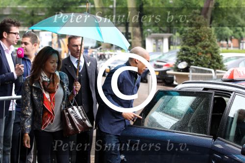 Amsterdam 4 juni 2012
Vertrek Nederlands elftal v.a. het Hilton hotel naar het EK in Oekraine en Polen.
Nigel de Jong met zijn vrouw Winona de Jong
Peter Smulders bv