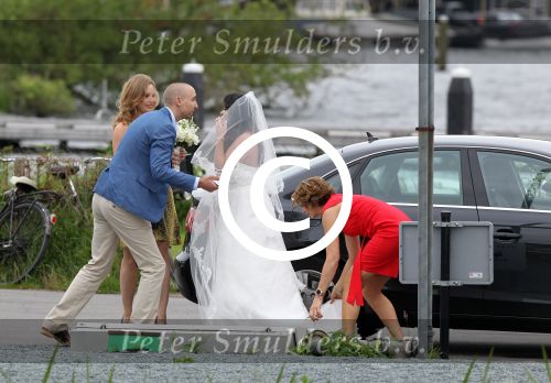Amsterdam 9 juni 2012
Familie of vriendin van Olcay Gulsen trouwt op boot.
Peter Smulders bv