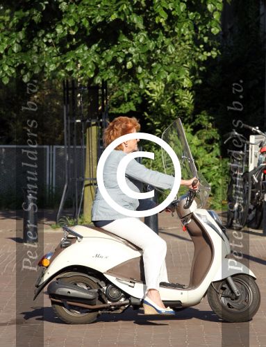 Amsterdam 28 mei 2012
Presentatie in panama. Pamela Teeves op scooter
Peter Smulders bv
