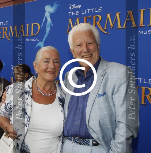 Rotterdam, 16 Juni 2012
Premiere Musical Little Mermaid in het Nieuwe Luxor theater
Paul v Gorcum met zijn echtgenote
Foto Peter Smulders BV
