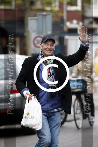 Amsterdam 8 mei 2012
Peter Faber doet boodschappen op de cornelis schuytstraat.
Peter Smulders bv