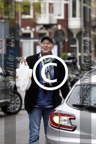 Amsterdam 8 mei 2012
Peter Faber doet boodschappen op de cornelis schuytstraat.
Peter Smulders bv