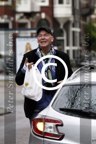 Amsterdam 8 mei 2012
Peter Faber doet boodschappen op de cornelis schuytstraat.
Peter Smulders bv