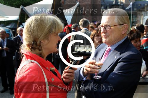 Breukelen 12 juni 2012
Haringparty op Neijenrode. Mr Pieter v Vollenhoven met Karin Riethoven
Peter Smulders bv