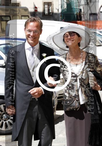 Florence 16 juni 2012
Trouwen Prinses Carolina de Borbon Parma en Albert Brenninkmeijer in de basilica di san Miniato al Monte. Prins jaime met ...
Peter Smulders bv