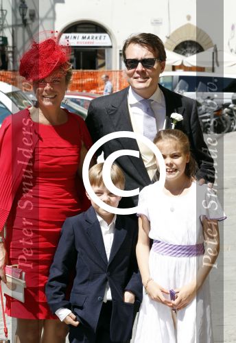 Florence 16 juni 2012
Trouwen Prinses Carolina de Borbon Parma en Albert Brenninkmeijer in de basilica di san Miniato al Monte. Prinses Laurentien Prins Constantijn met kinderen
Peter Smulders bv