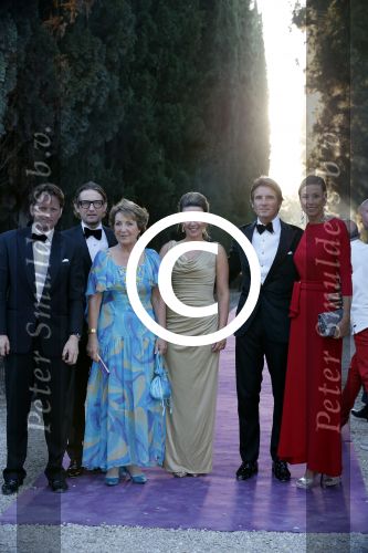 Florence 16 juni 2012
Trouwen Prinses Carolina de Borbon Parma en Albert Brenninkmeijer in de basilica di san Miniato al Monte. Het feest is s avonds in een prive huis. Prins Bernhard Prinses Annette Prinses Margriet Prins Pieter Christiaan Prins Maurits en Prinses Marilene
Peter Smulders bv