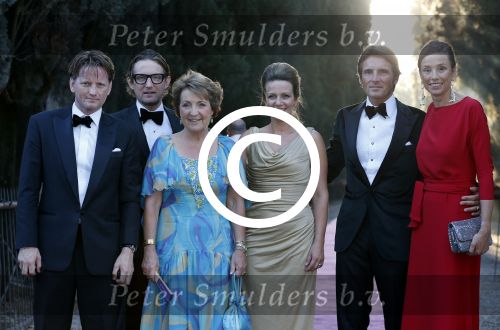 Florence 16 juni 2012
Trouwen Prinses Carolina de Borbon Parma en Albert Brenninkmeijer in de basilica di san Miniato al Monte. Het feest is s avonds in een prive huis. Prins Bernhard Prinses Annette Prinses Margriet Prins Pieter Christiaan Prins Maurits en Prinses Marilene
Peter Smulders bv