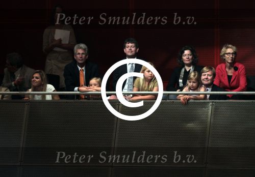 Amsterdam 6 juni 2012
Prinses Maxima Amalia Ariane en Alexia met hun vader Prins Willem Alexander
bij muziek concert in de heineken music hall.
Peter Smulders bv