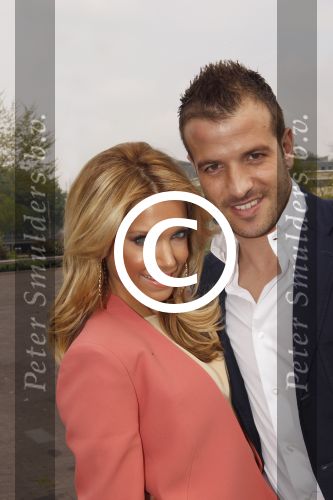 Amsterdam, 3 Mei 2012 Presentatie Nieuw Magazine RAFAEL in Cafe Vak zuid, Olympisch Stadion.
Rafel v d Vaart samen met zijn vrouw Sylvie v d Vaart
Foto Peter Smulders BV