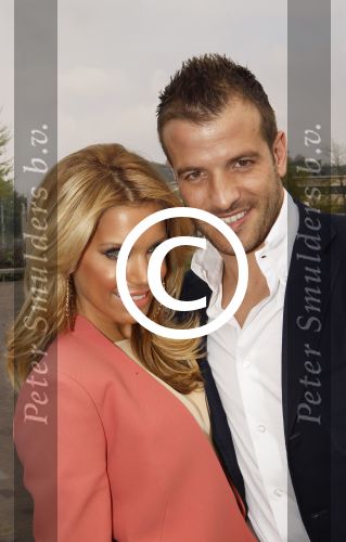 Amsterdam, 3 Mei 2012 Presentatie Nieuw Magazine RAFAEL in Cafe Vak zuid, Olympisch Stadion.
Rafel v d Vaart samen met zijn vrouw Sylvie v d Vaart
Foto Peter Smulders BV