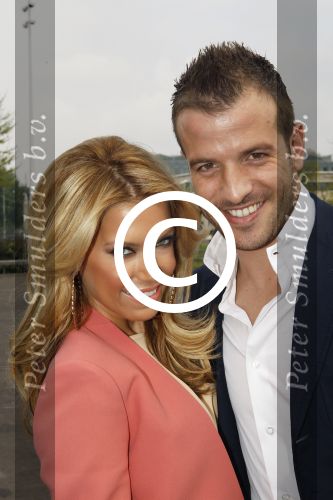 Amsterdam, 3 Mei 2012 Presentatie Nieuw Magazine RAFAEL in Cafe Vak zuid, Olympisch Stadion.
Rafel v d Vaart samen met zijn vrouw Sylvie v d Vaart
Foto Peter Smulders BV