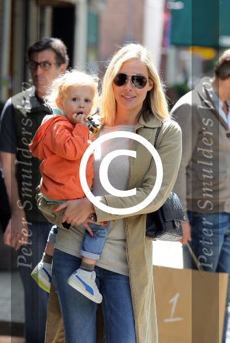 Amsterdam 2 juni 2012
Winston Gerschtanowitz en Renate Verbaan met kinderen.
Peter Smulders bv