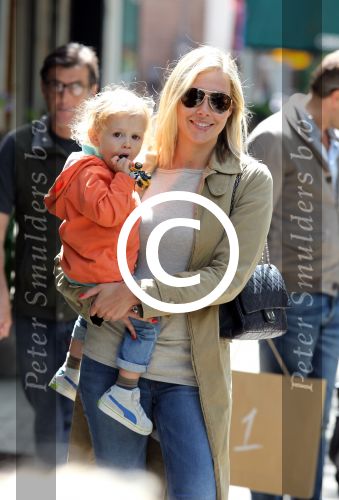 Amsterdam 2 juni 2012
Winston Gerschtanowitz en Renate Verbaan met kinderen.
Peter Smulders bv