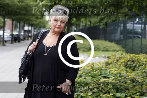 Amsterdam 14 juni 2012
Renee de Haan gaat haar maagband laten verwijden in het andreas Lucas ziekenhuis in Amsterdam.
Peter Smulders bv