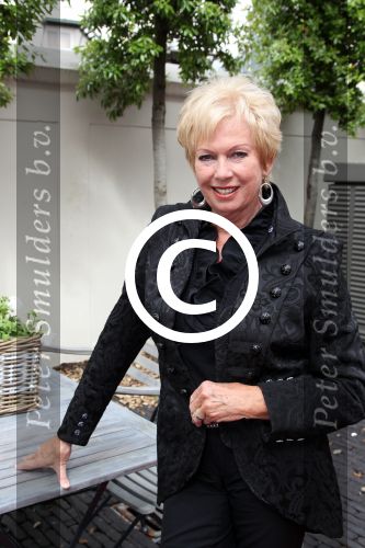 Breda 5 juni 2012
Presentatie Cook acadamy van Princess met Joop Braakhekke Geert Hoes Hind en Aad Ouborg. Ria Valk
Peter Smulders bv