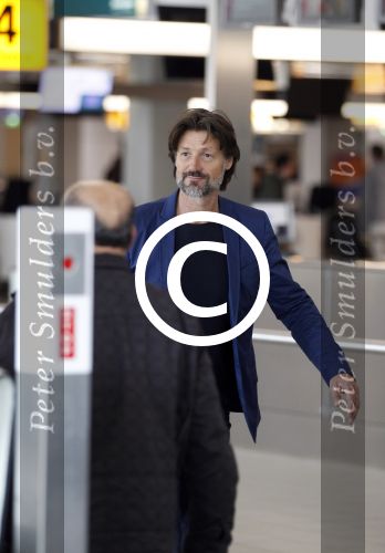 Schiphol 15 mei 2012
Rick Engelkes en Lone v Roosendaal op schiphol voor vertrek naar ibiza voor opnames verliefd op ibiza. Lone wordt weg gebracht door haar man en dochter.
Peter Smulders bv