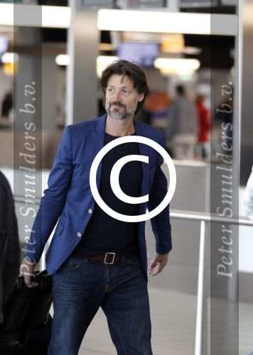 Schiphol 15 mei 2012
Rick Engelkes en Lone v Roosendaal op schiphol voor vertrek naar ibiza voor opnames verliefd op ibiza. Lone wordt weg gebracht door haar man en dochter.
Peter Smulders bv