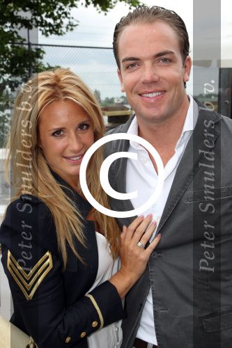 Amsterdam 1 juni 2012
Talkies terras van het jaar verkiezing bij de harbour club in Amsterdam. Robert Doornbos met Chantal Bles en zus
Peter Smulders bv