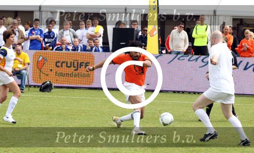 Amsterdam 1 juni 2012
Voetbaltournooi Johan Cruijff foundation in het olympisch stadion .
oa Johan Cruijff John Ewbank Thomas Acda Aron Winter Brian Roy Tonnie Bruins Slot Ronald de Boer William Spaay Najib Amhali Edwin v d Sar Raoul Heertje en Rohan Marley ( zoon Bob Marley) deden mee.
Peter Smulders bv