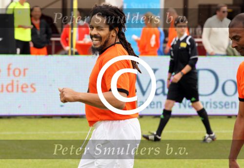 Amsterdam 1 juni 2012
Voetbaltournooi Johan Cruijff foundation in het olympisch stadion .
oa Johan Cruijff John Ewbank Thomas Acda Aron Winter Brian Roy Tonnie Bruins Slot Ronald de Boer William Spaay Najib Amhali Edwin v d Sar Raoul Heertje en Rohan Marley ( zoon Bob Marley) deden mee.
Peter Smulders bv