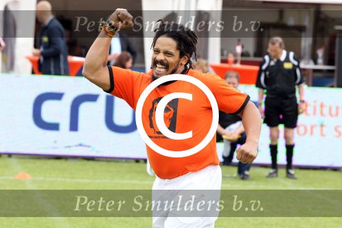 Amsterdam 1 juni 2012
Voetbaltournooi Johan Cruijff foundation in het olympisch stadion .
oa Johan Cruijff John Ewbank Thomas Acda Aron Winter Brian Roy Tonnie Bruins Slot Ronald de Boer William Spaay Najib Amhali Edwin v d Sar Raoul Heertje en Rohan Marley ( zoon Bob Marley) deden mee.
Peter Smulders bv