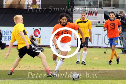 Amsterdam 1 juni 2012
Voetbaltournooi Johan Cruijff foundation in het olympisch stadion .
oa Johan Cruijff John Ewbank Thomas Acda Aron Winter Brian Roy Tonnie Bruins Slot Ronald de Boer William Spaay Najib Amhali Edwin v d Sar Raoul Heertje en Rohan Marley ( zoon Bob Marley) deden mee.
Peter Smulders bv