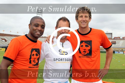 Amsterdam 1 juni 2012
Voetbaltournooi Johan Cruijff foundation in het olympisch stadion .
oa Johan Cruijff John Ewbank Thomas Acda Aron Winter Brian Roy Tonnie Bruins Slot Ronald de Boer William Spaay Najib Amhali Edwin v d Sar Raoul Heertje en Rohan Marley ( zoon Bob Marley) deden mee.
Peter Smulders bv