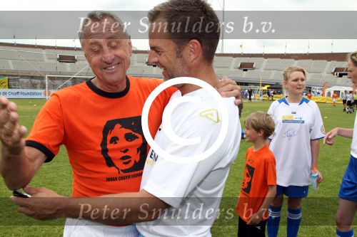 Amsterdam 1 juni 2012
Voetbaltournooi Johan Cruijff foundation in het olympisch stadion .
oa Johan Cruijff John Ewbank Thomas Acda Aron Winter Brian Roy Tonnie Bruins Slot Ronald de Boer William Spaay Najib Amhali Edwin v d Sar Raoul Heertje en Rohan Marley ( zoon Bob Marley) deden mee.
Peter Smulders bv
