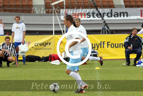 Amsterdam 1 juni 2012
Voetbaltournooi Johan Cruijff foundation in het olympisch stadion .
oa Johan Cruijff John Ewbank Thomas Acda Aron Winter Brian Roy Tonnie Bruins Slot Ronald de Boer William Spaay Najib Amhali Edwin v d Sar Raoul Heertje en Rohan Marley ( zoon Bob Marley) deden mee.
Peter Smulders bv